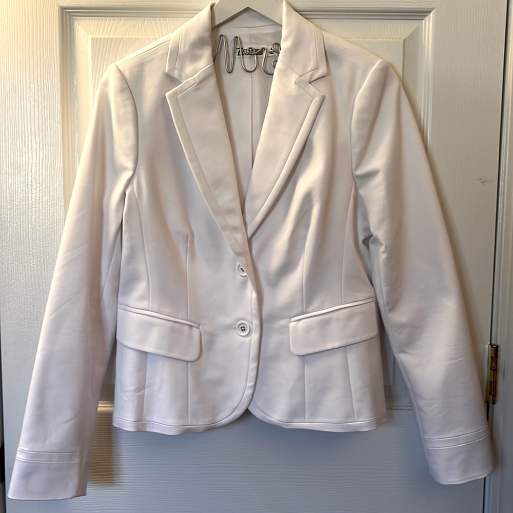 New York & Company 7th Avenue Blazer. White. Size 8. Never worn